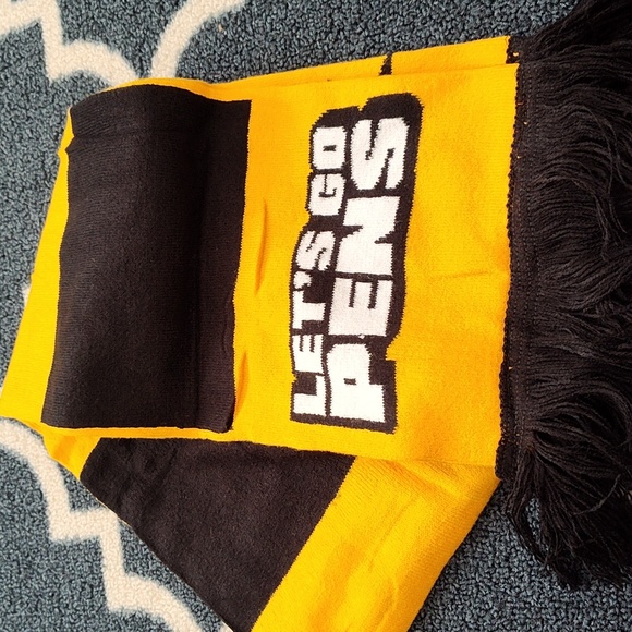 Wilkes-Barre Scranton Penguins Reversible Winter Scarf - AHL Hockey - NW… - Picture 6 of 10